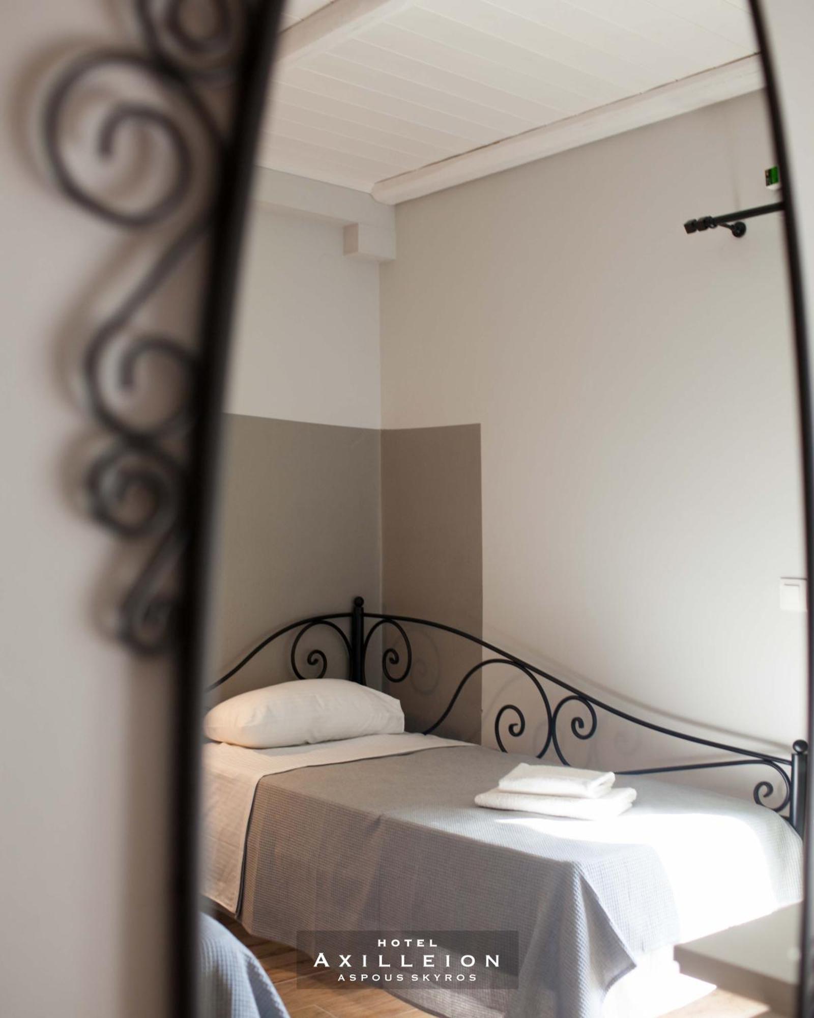 Achilleion Hotel Skyros Exterior photo